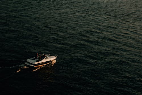 Ingyenes stockfotó drónfelvétel, felülnézet, hajóm csónak témában