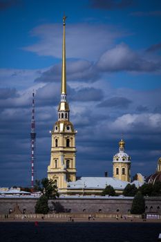 Catedral de Pedro e Paulo de Peterhof - imagem 1