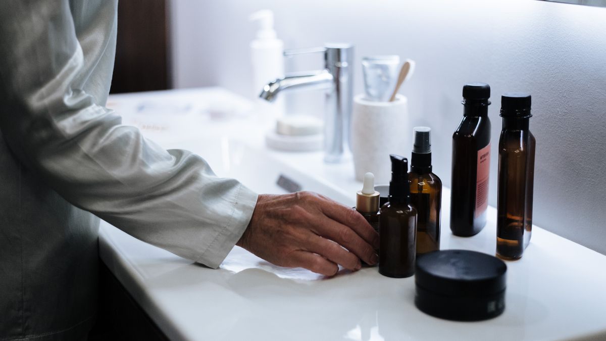 Produits essentiels pour une routine de soins - illustration