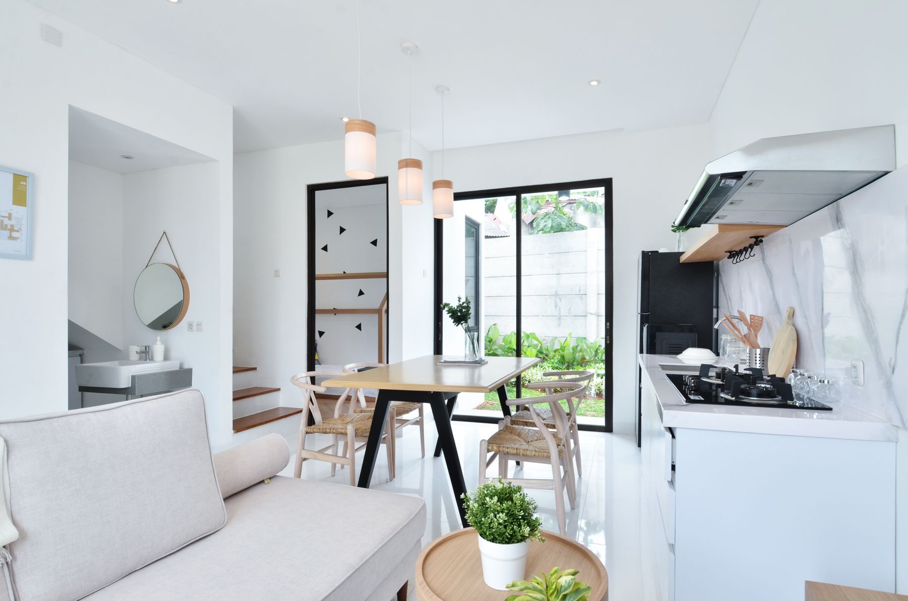 Comedor y zona de cocina