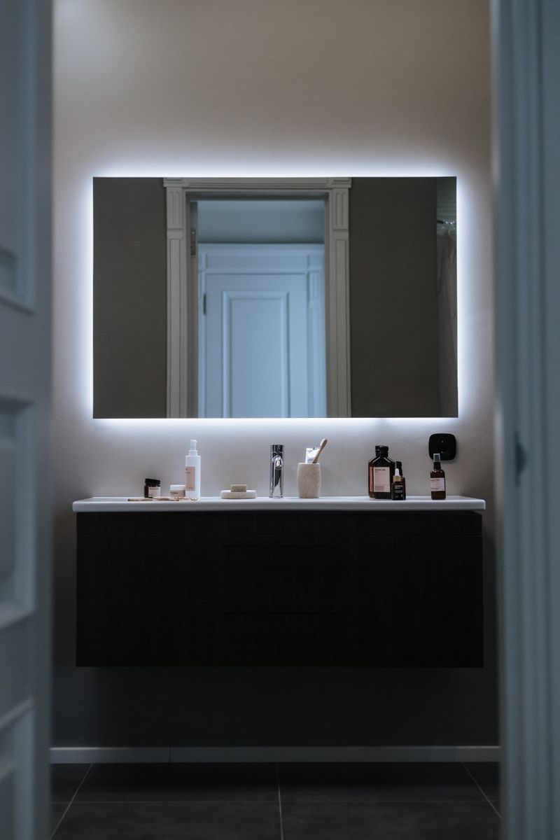 Luxury Lives: Gold Frame Mirror for a Glamorous Living Room