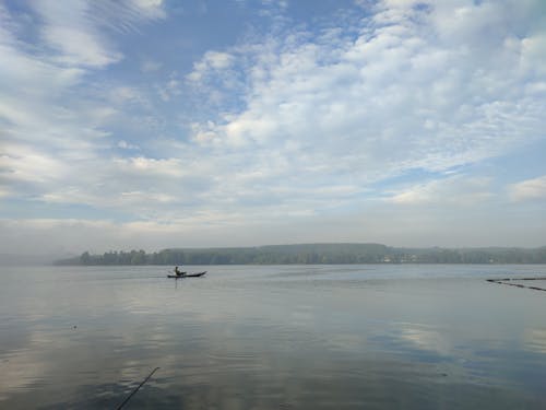 Бесплатное стоковое фото с водный транспорт, водоем, лодка