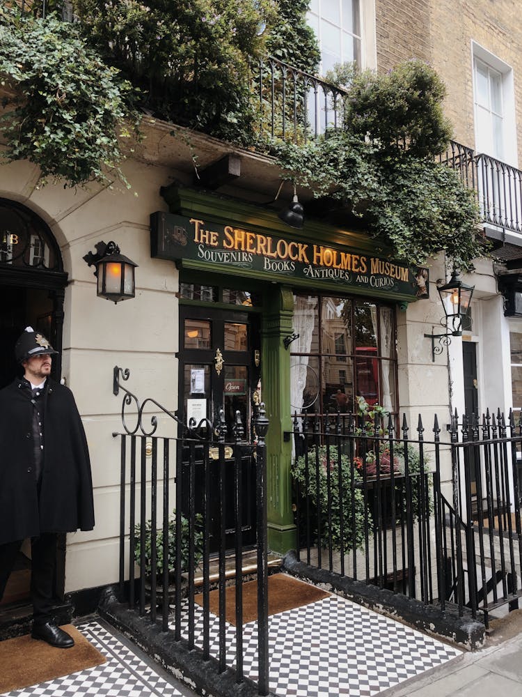 Guard Outside Sherlock Holmes Museum In London
