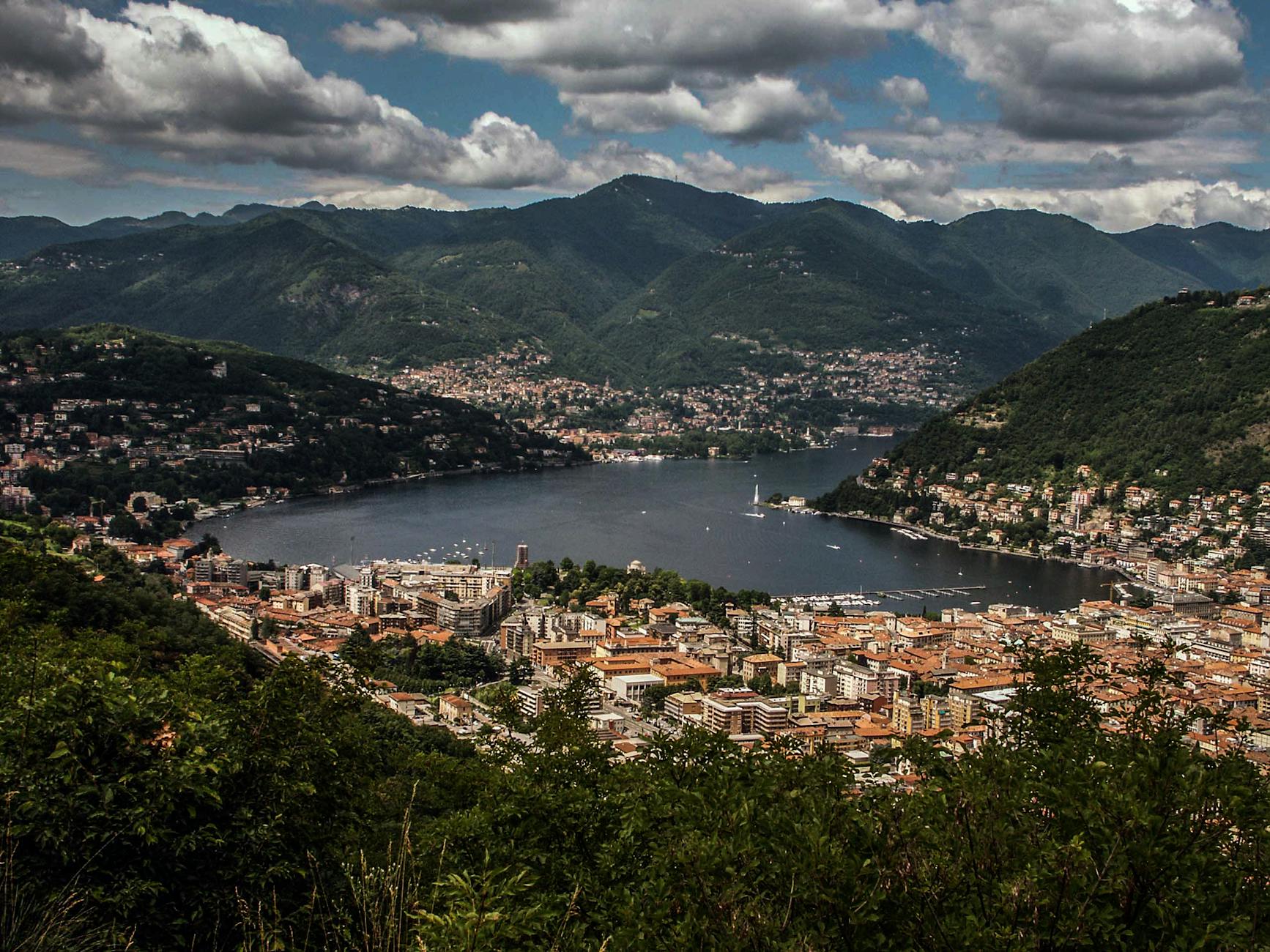 Como recuperar fotos do iCloud apagadas: Guia passo a passo vista aérea da vila
