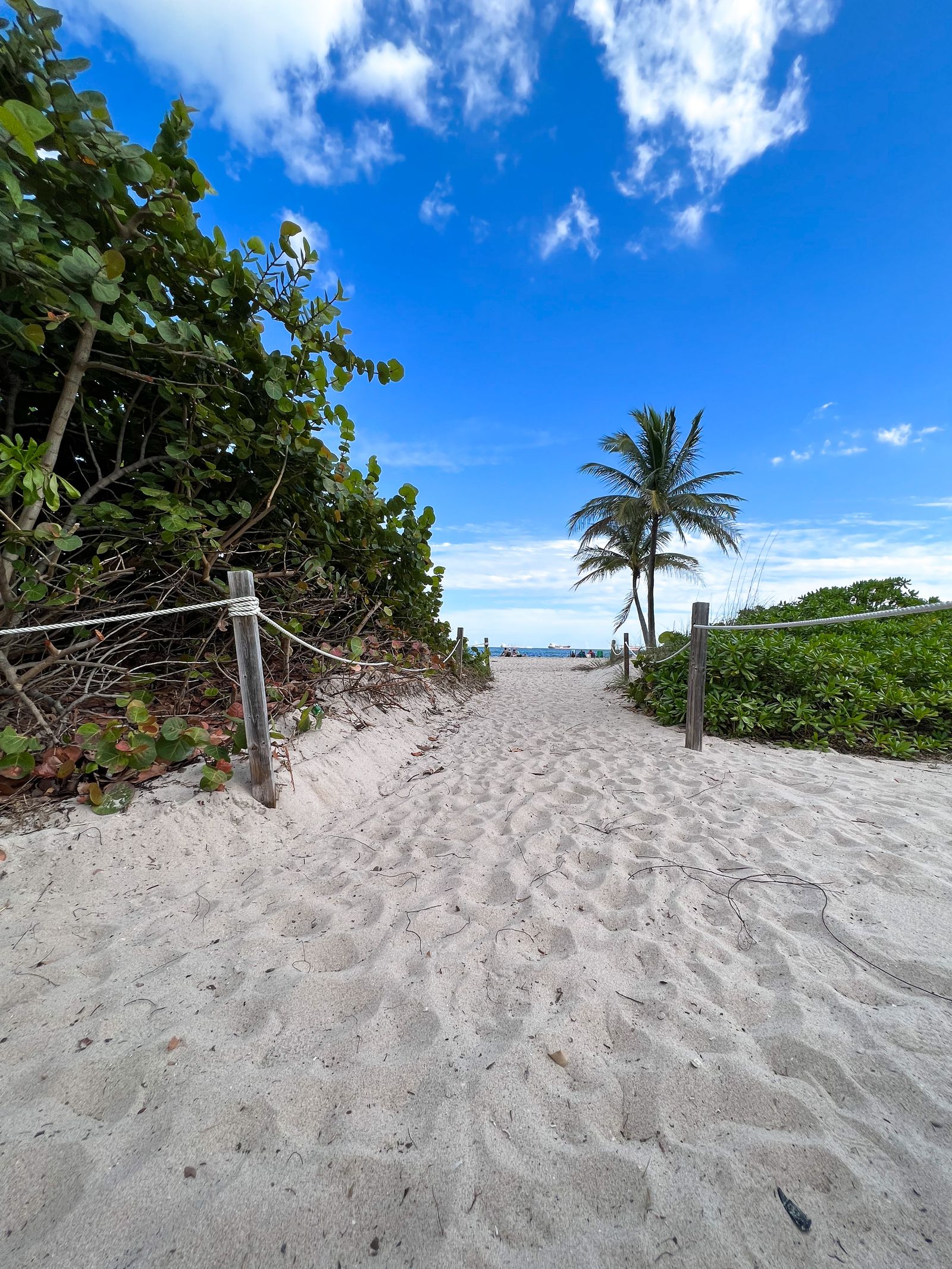 Sandy walkway at the beach in Fort Lauderdale, Florida