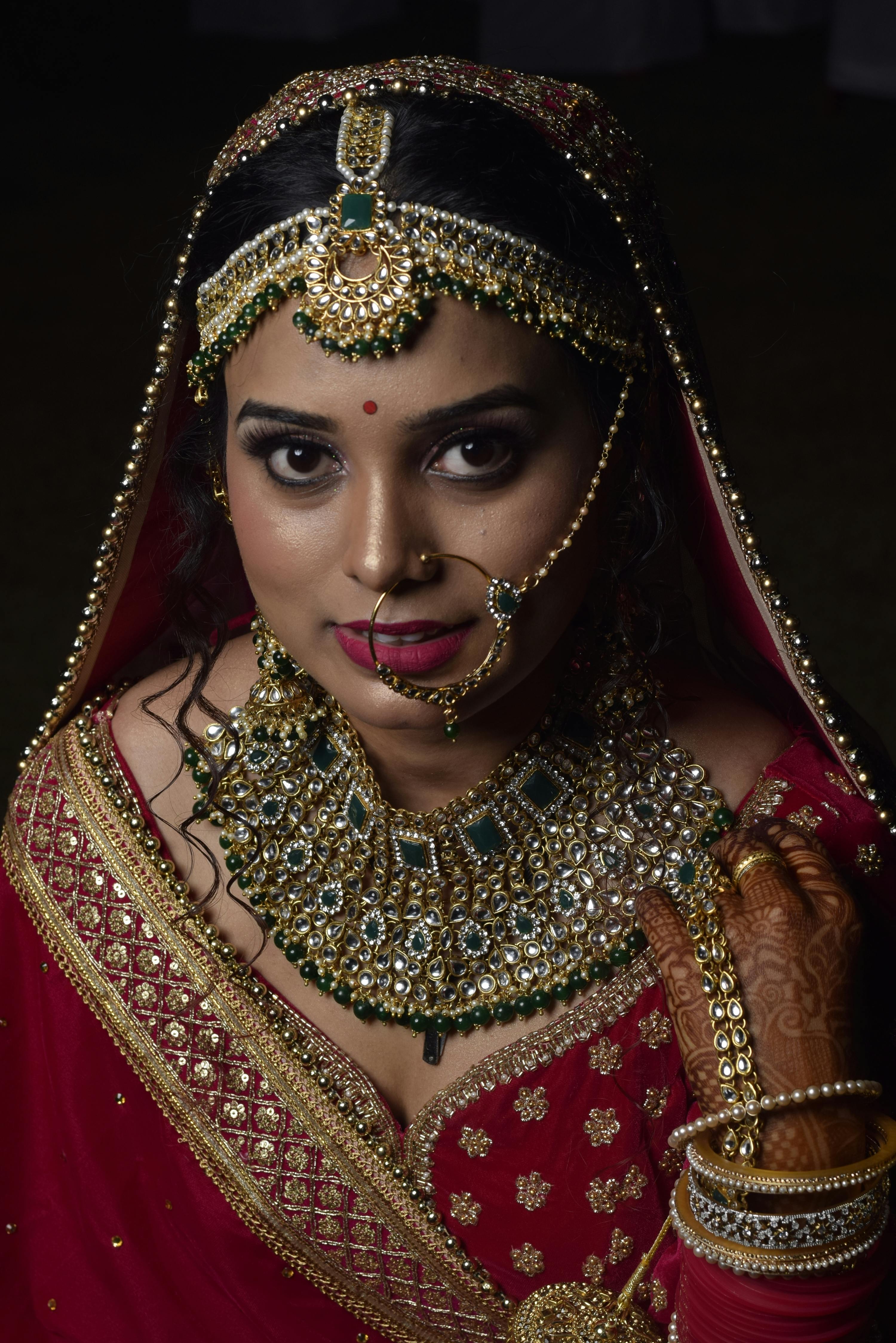 Aakhya', Emerald Kundan Necklace with Earrings & Tikka by Oorvi Desai  [product_title] | OORVI DESAI | Designer Indian Wedding Dresses in London