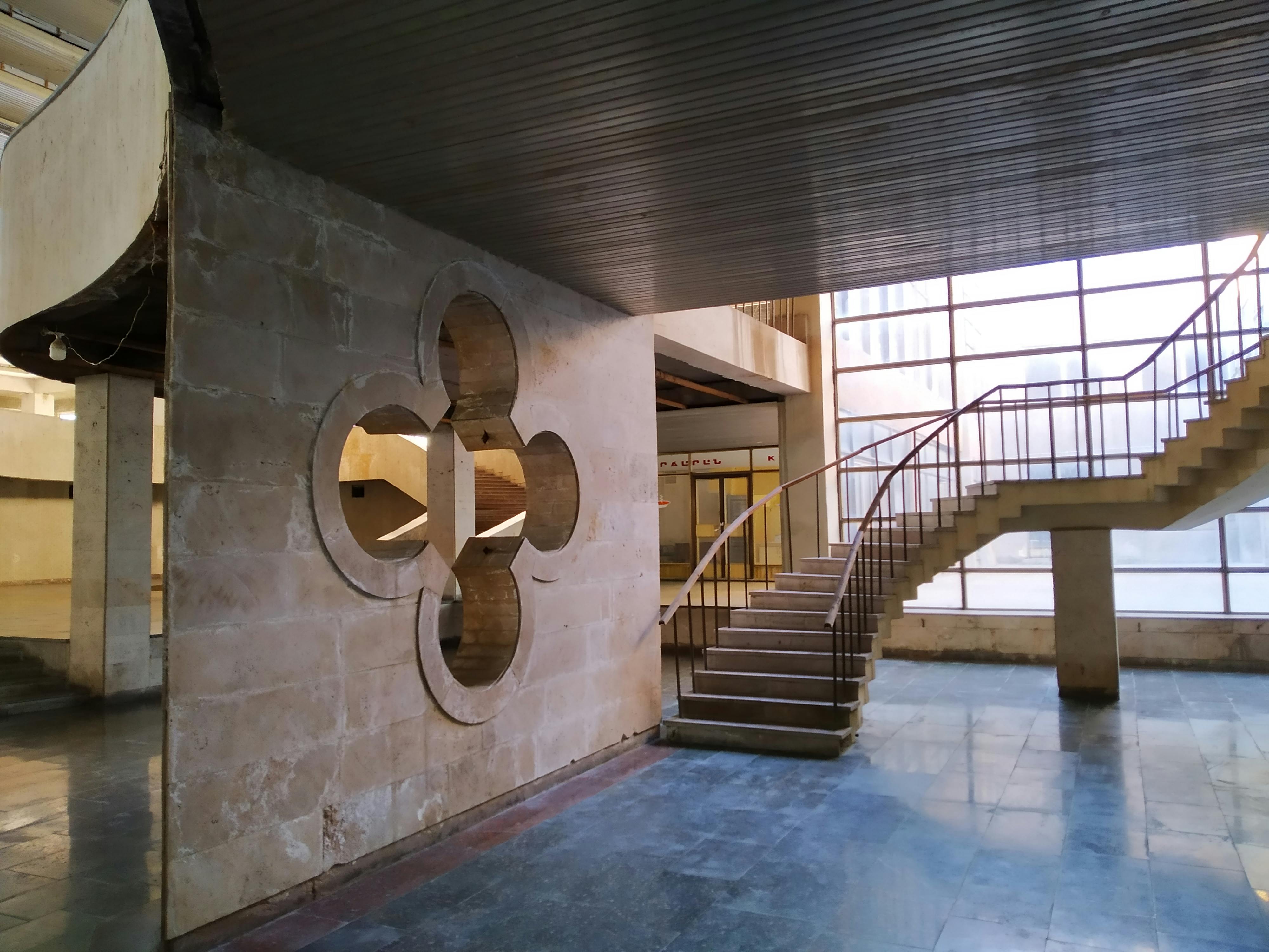 pexels-photo-10244059.jpeg?auto=compress&cs=tinysrgb&dpr=1&w=500