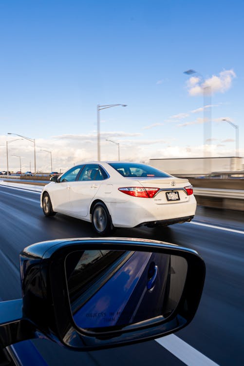 Безкоштовне стокове фото на тему «Toyota, білий, високий шлях»