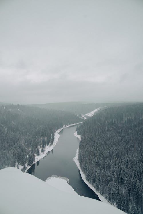 Ilmainen kuvapankkikuva tunnisteilla flunssa, joki, lumi