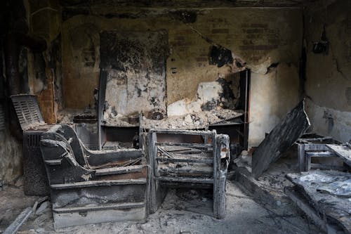Photos gratuites de bâtiment abandonné, brûlé, calamité