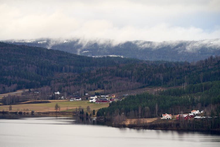 A Community By The Lakeside