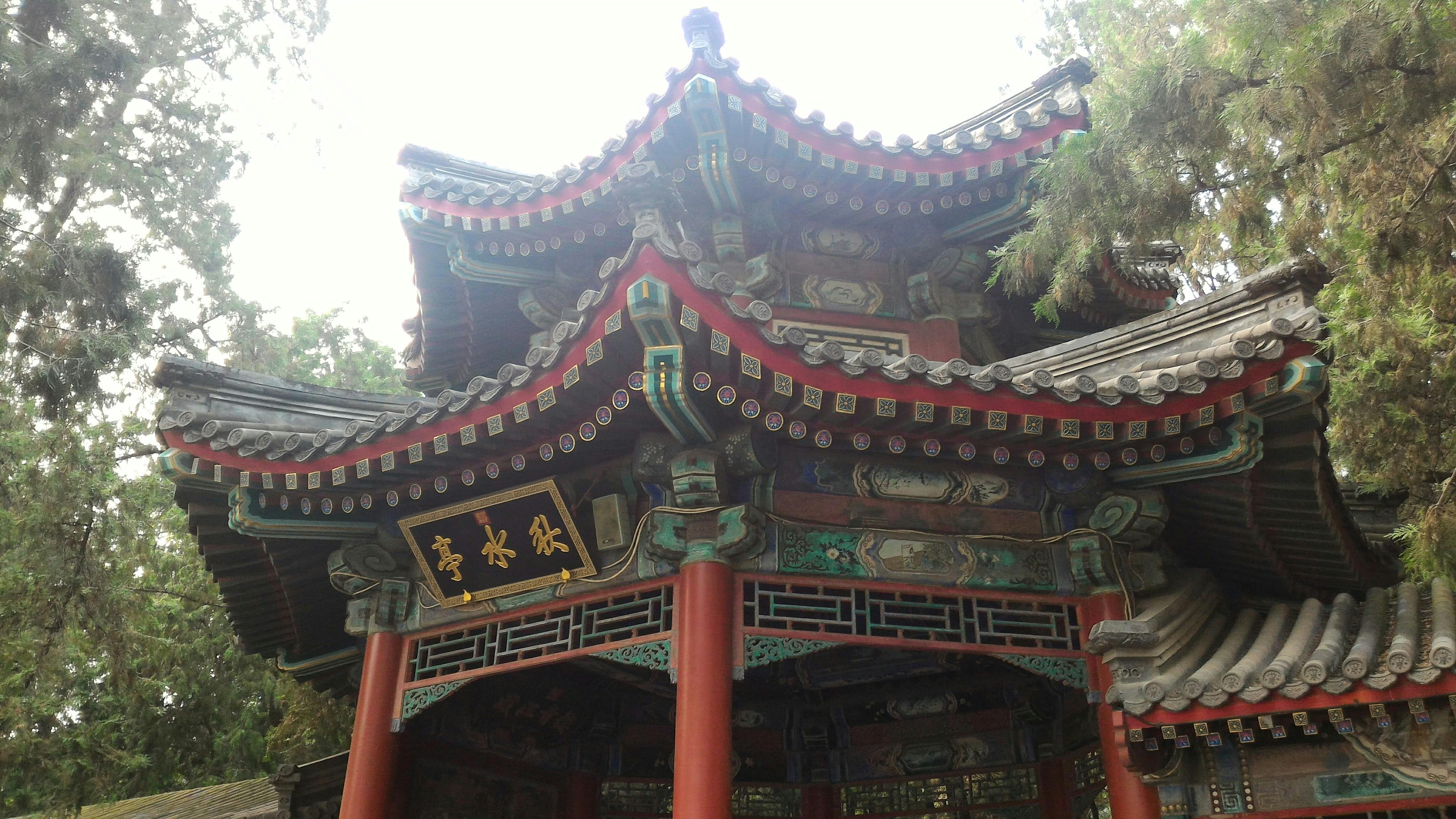 사업자 차량 리스 관련 이미지: 비즈니스 회의와 자동차