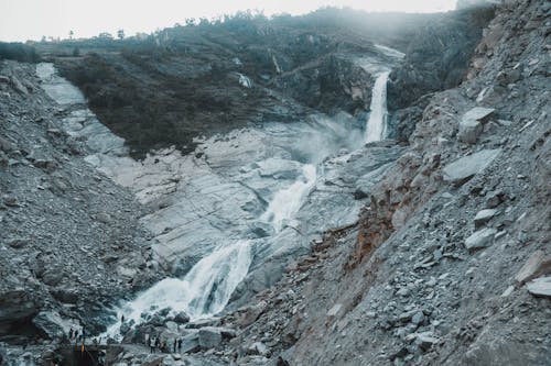 Fotos de stock gratuitas de agua que fluye, escénico, montañas