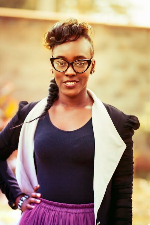 Základová fotografie zdarma na téma černá holka, dáma, dioptrické brýle