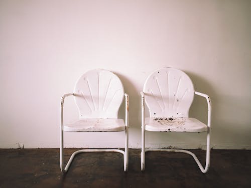 Foto profissional grátis de assentos, cadeiras, desocupado