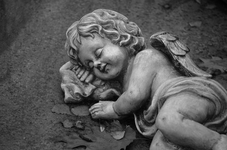 Sculpture Of An Angel In Black And White 