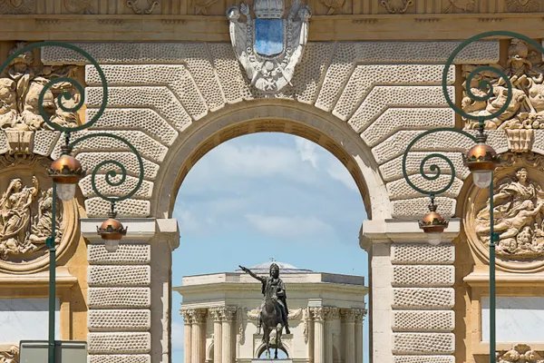 Promenade du Peyrou et l'aqueduc Saint-Clément