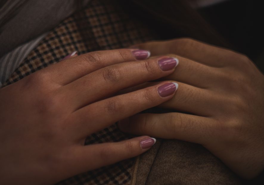 Online dating: starting a conversation on a niche platform