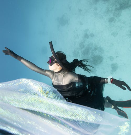 คลังภาพถ่ายฟรี ของ การเคลื่อนไหวร่างกาย, จมอยู่ใต้น้ำ, ดำน้ำ