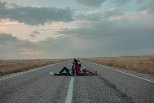 Immagine gratuita di autostrada, cielo, coppia