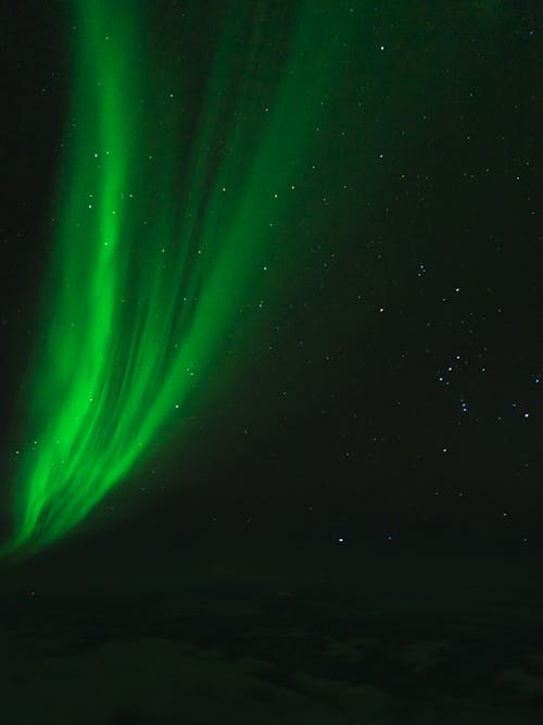 밤, 북극광, 수직 쐈어의 무료 스톡 사진