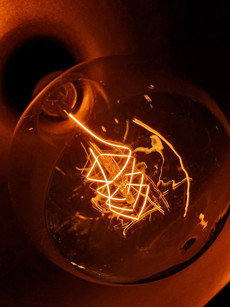 LED vs CFL vs Incandescent: Complete Comparison