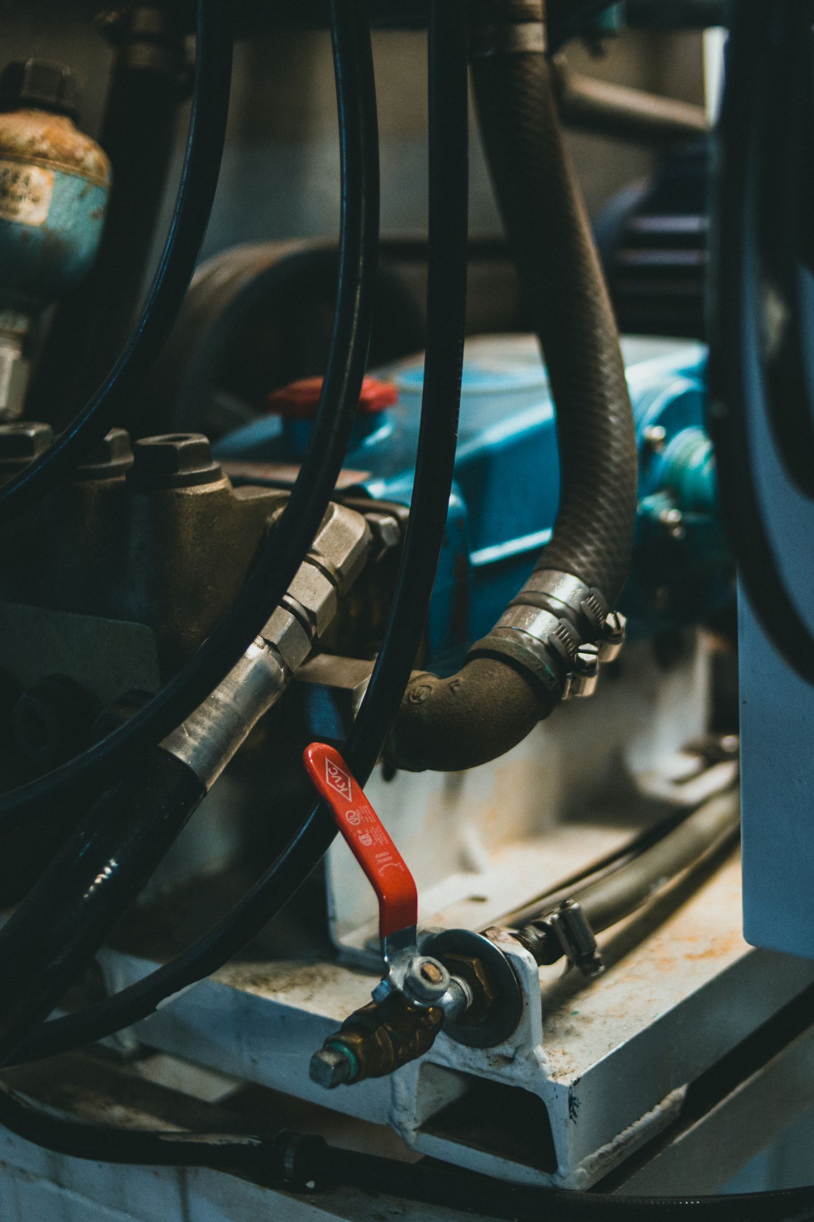 Diesel engine hoses and fittings
