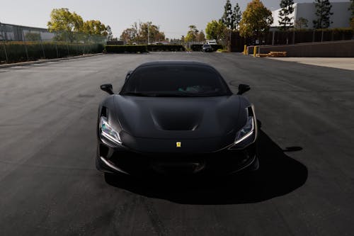 Бесплатное стоковое фото с f8 трибуто, Ferrari, парковочная зона