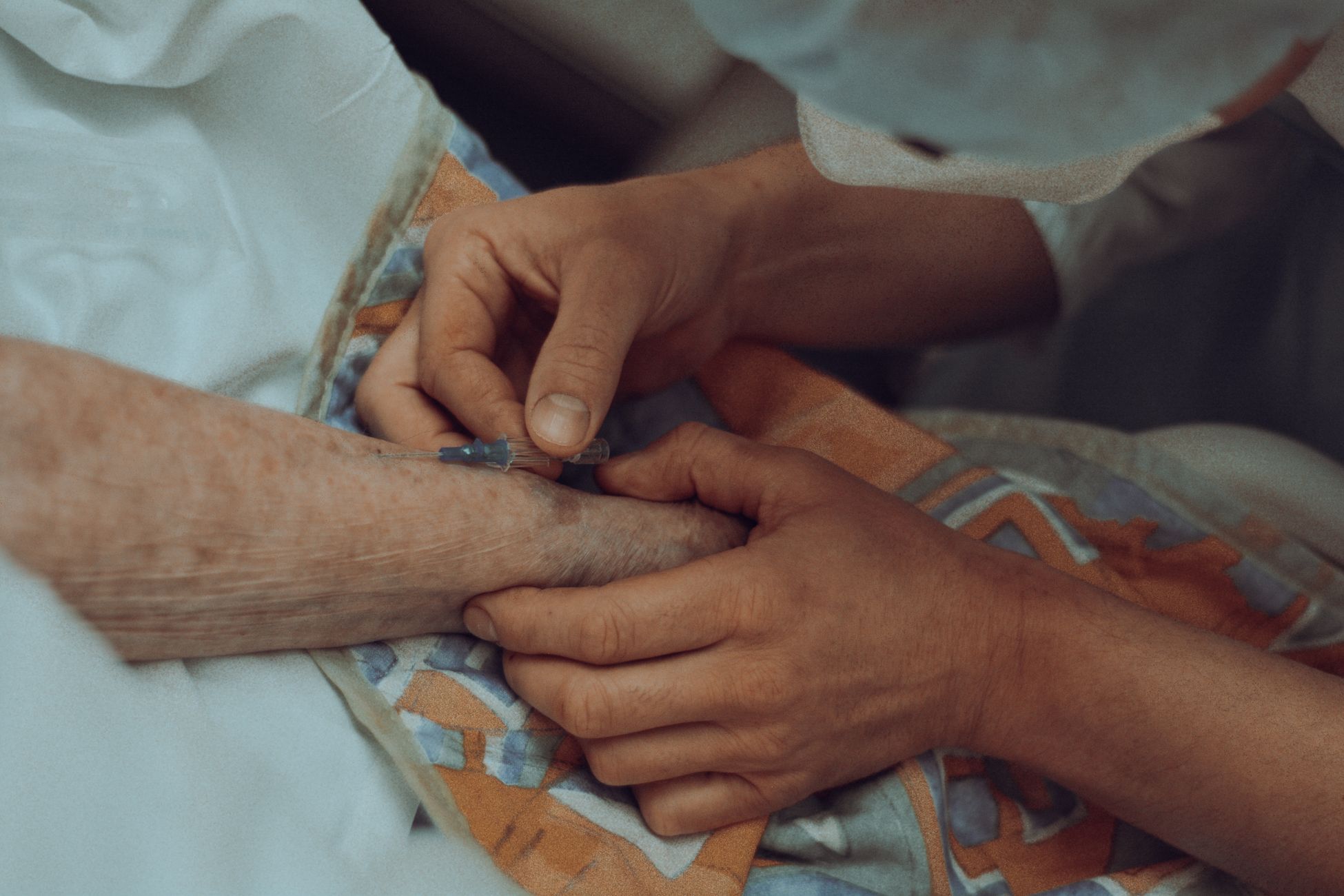 Patient reports persistent numbness after multiple myeloma treatment trial