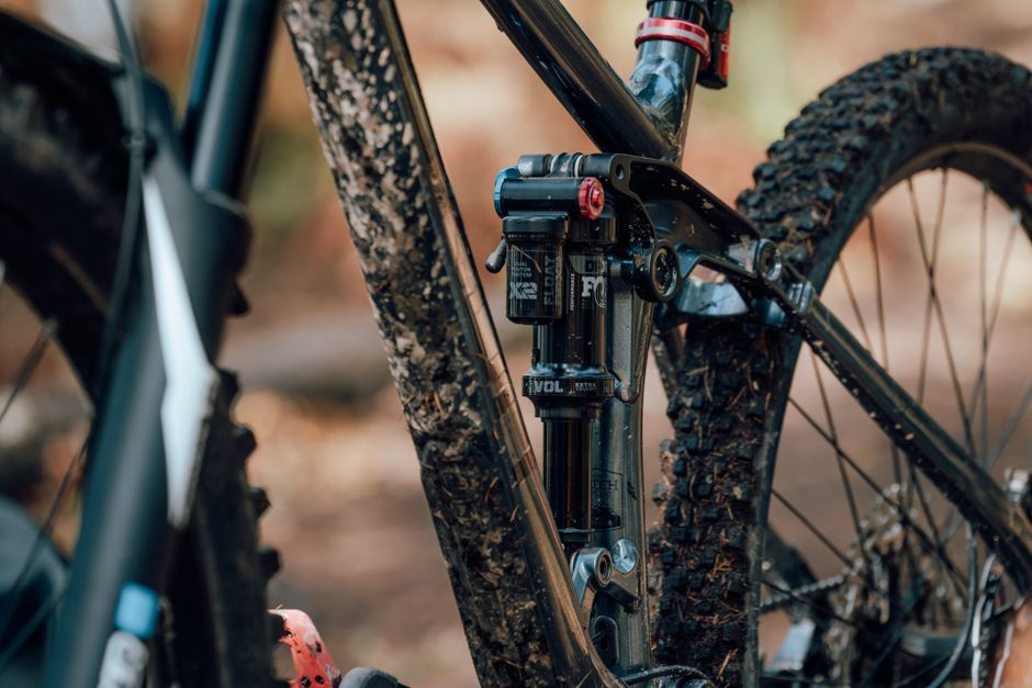 Road drivetrain and mountain bike suspension components Road drivetrain and mountain bike suspension components