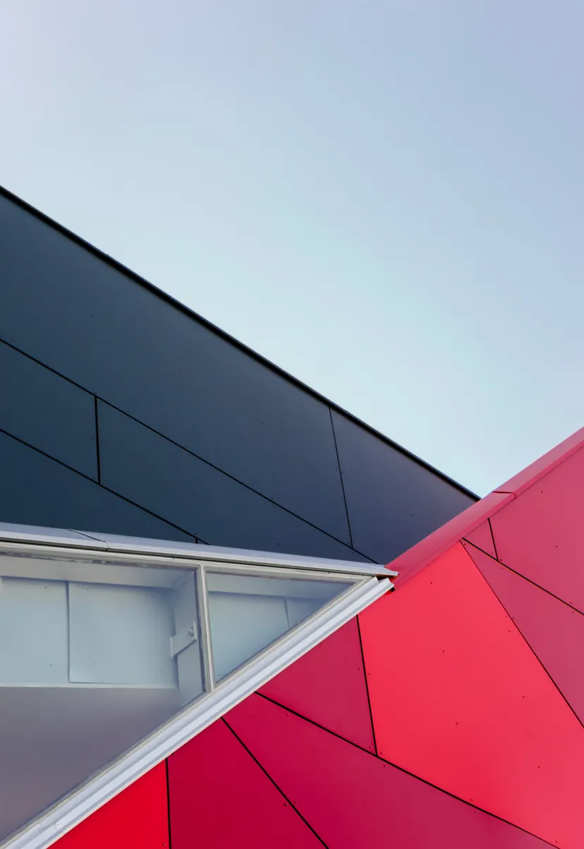 Detail of the completed curtain wall and canopy geometry