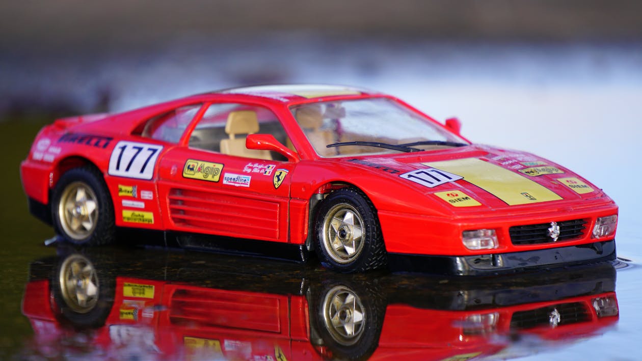 Gratis Mainan Mobil Coupe Merah Foto Stok