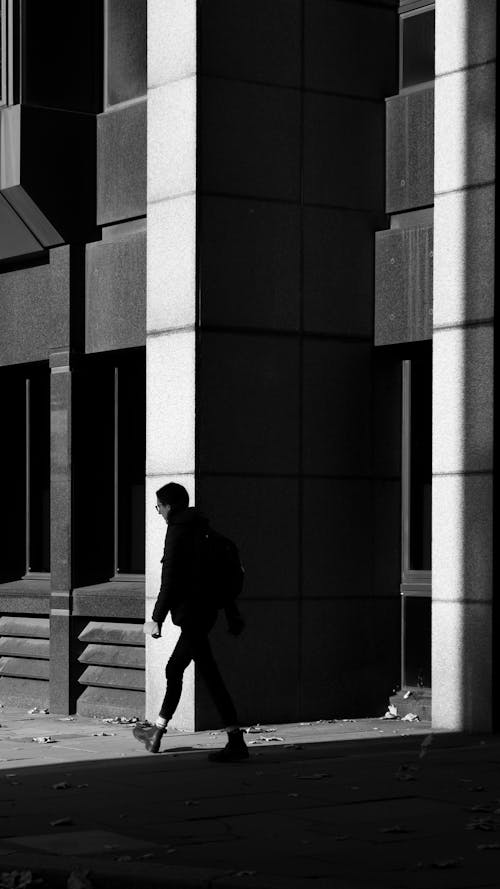 Gratis Immagine gratuita di bianco e nero, camminando, città Foto a disposizione