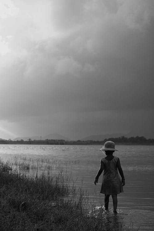 Immagine gratuita di acqua, bambina, bambino