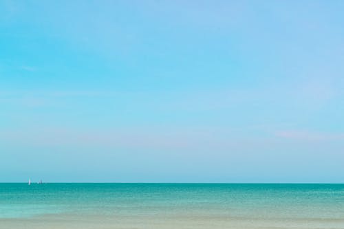 Darmowe zdjęcie z galerii z błękitne niebo, czysty, horyzont