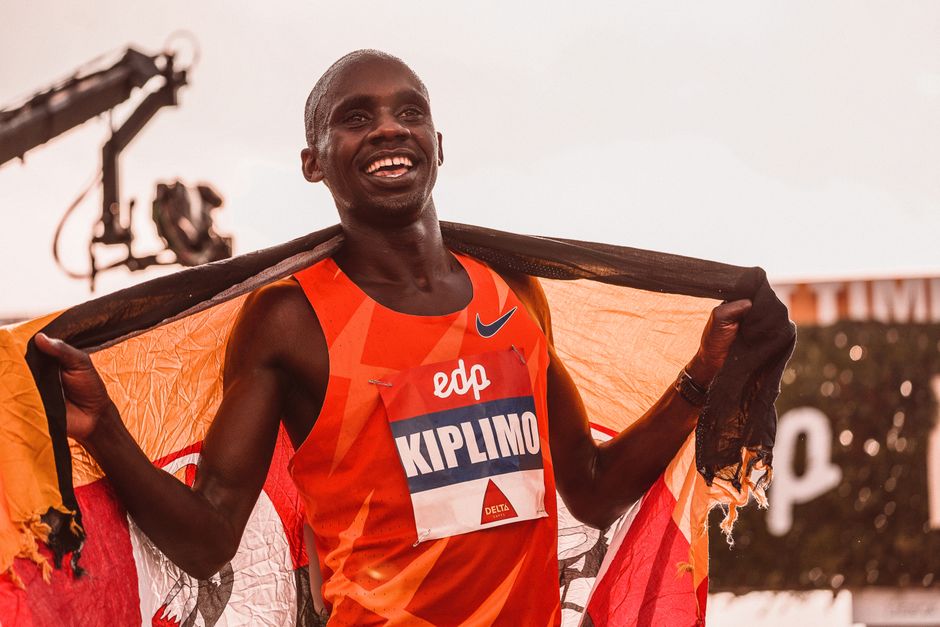 Kipchoge, 41, Wins Melbourne Marathon, Sets Race Record