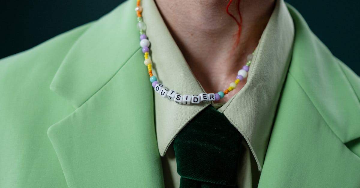 How to tie an adjustable knot for necklace