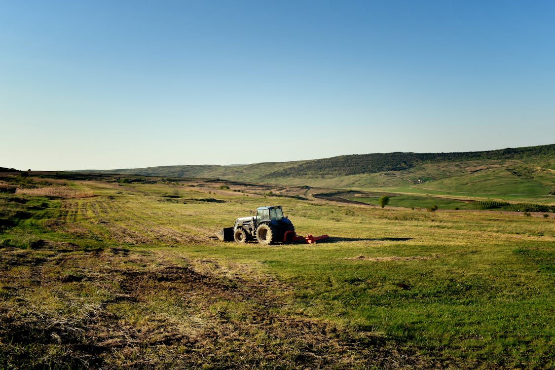 Foto Del Tractor En Los Campos