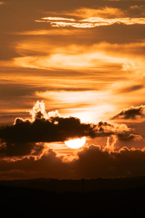 Ücretsiz akşam karanlığı, altın saat, bulutlar içeren Ücretsiz stok fotoğraf Stok Fotoğraflar