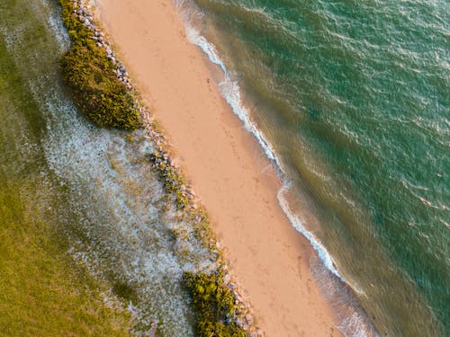 Foto d'estoc gratuïta de acomiadar-se, Costa, foto des d'un dron