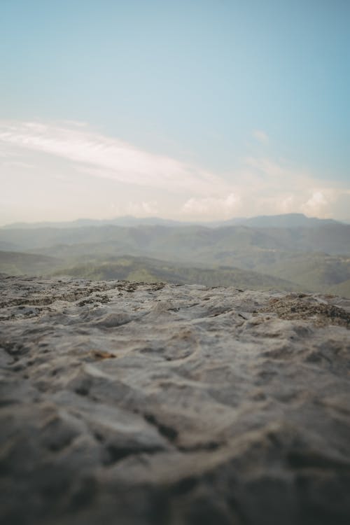 çıkmak, dağ doruğu, dağlar içeren Ücretsiz stok fotoğraf