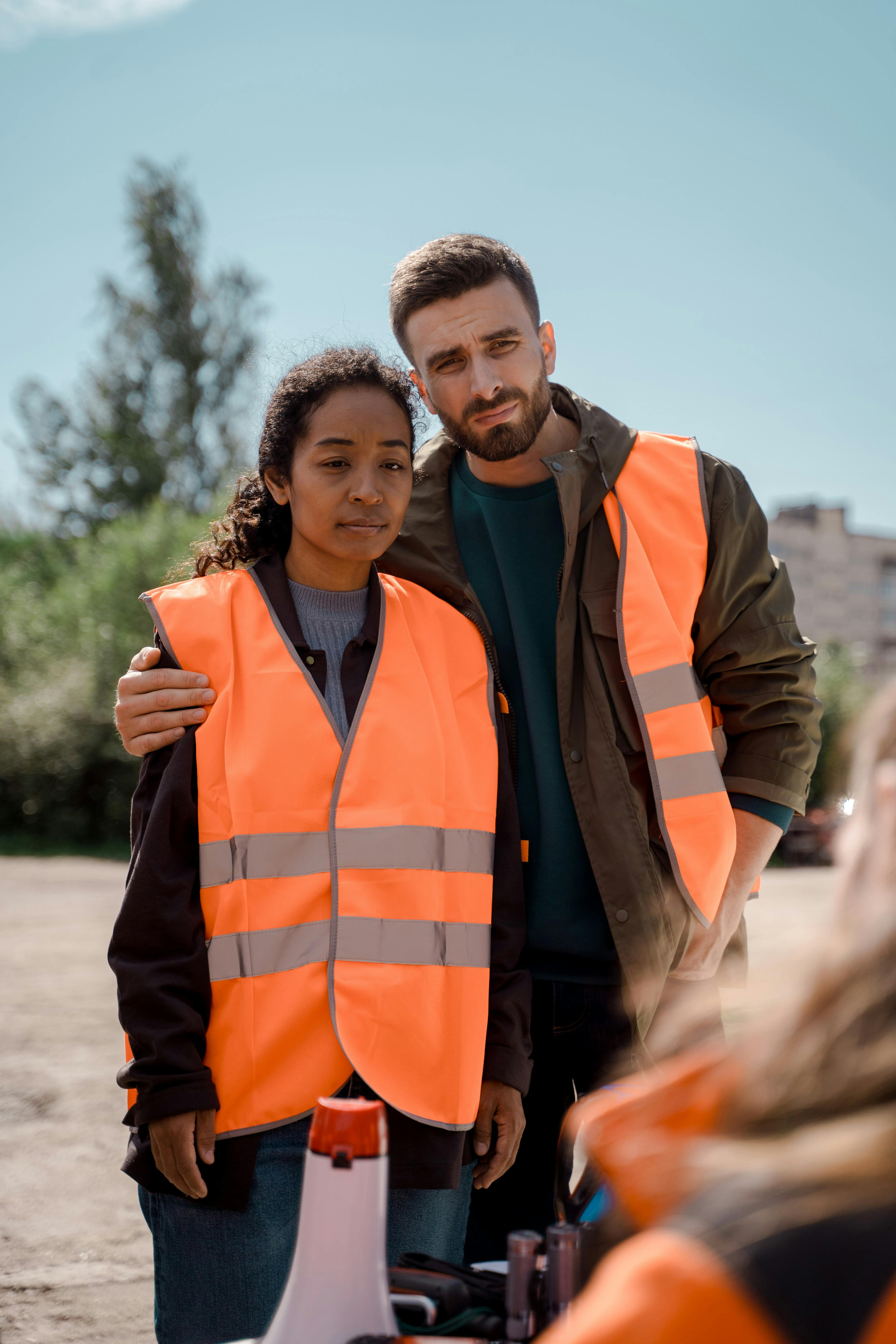 Gratis Immagine gratuita di abbigliamento da lavoro casual, ambiente urbano, amichevole Foto a disposizione