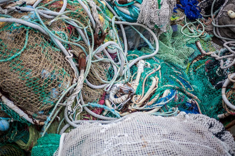 Ropes And Nets In A Tangle