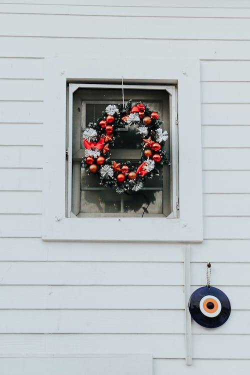Free Wreath Hanging on a Window Stock Photo