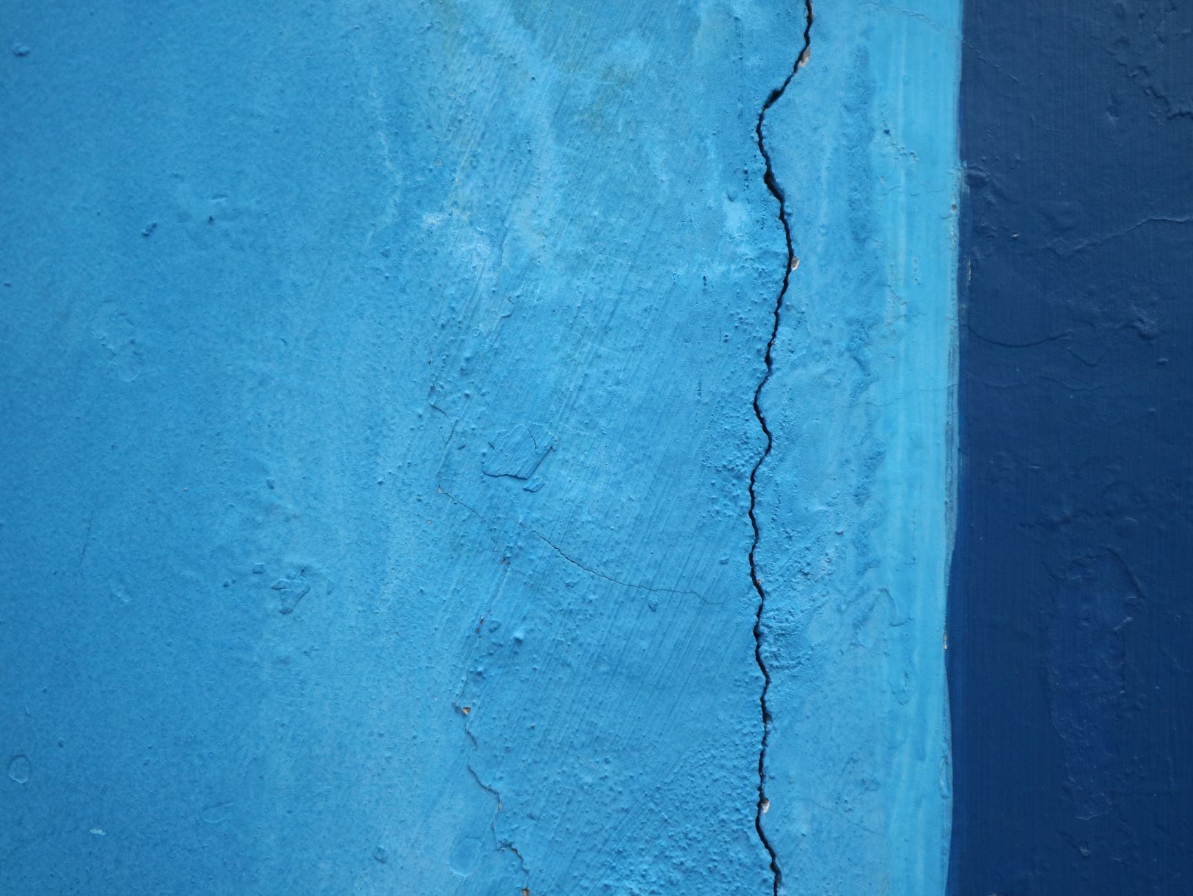 Seismolog monitorizând activitatea seismică în România Seismolog monitorizând activitatea seismică în România