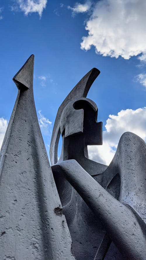 Základová fotografie zdarma na téma beton, bojovník, nízký úhel záběru