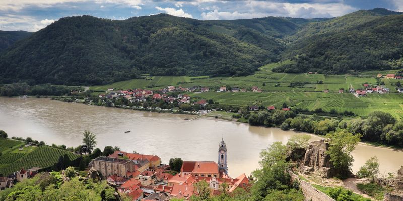 Dürnstein y el Danubio en el valle del Wachau