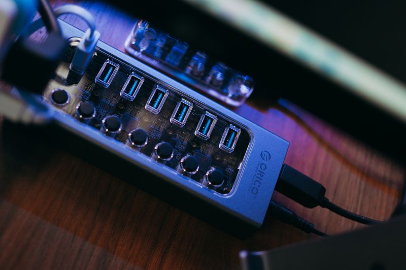 3. Satechi 200W USB-C 6-Port GaN Charger