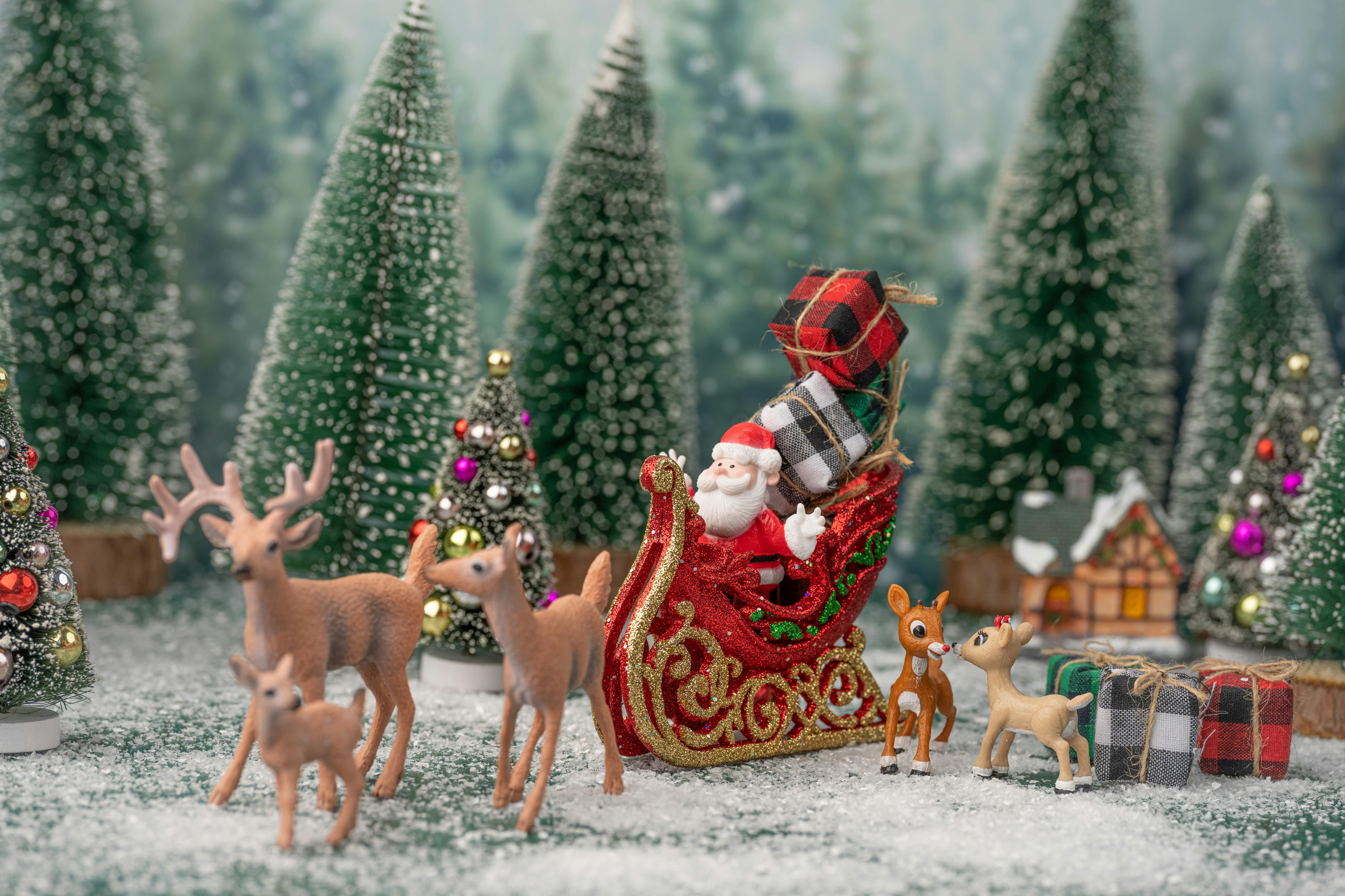 Miniature Christmas Decorations Stock Photo - Download Image Now -  Australia, Celebration, Christmas - iStock
