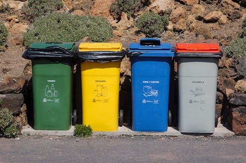 Gratis lagerfoto af affald, container, etiketter